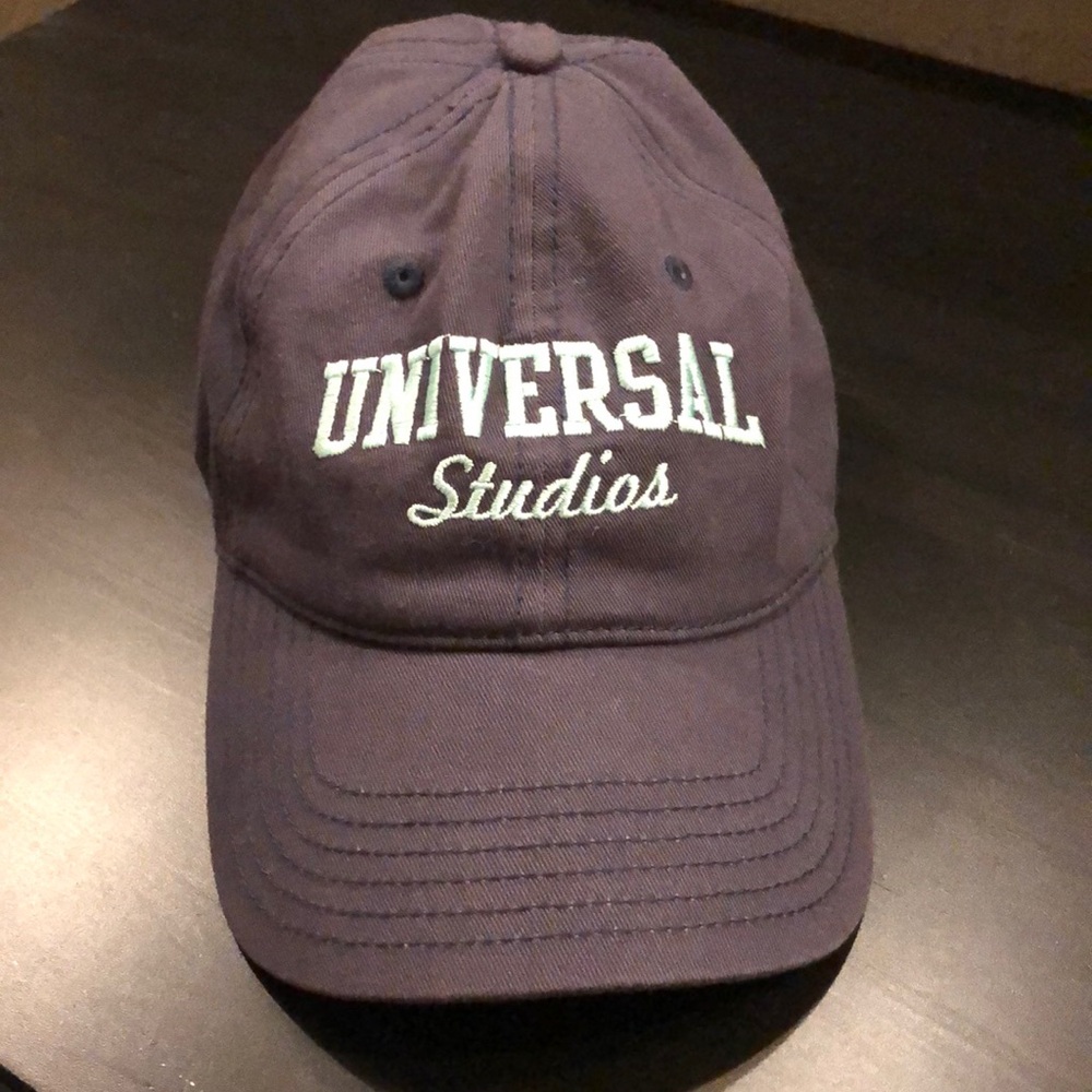 UNIV STUDIO CAP 🧢